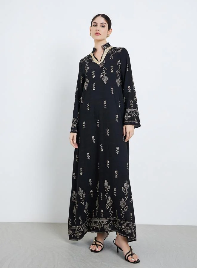 أميرة جلابية بياقة قائمة مطرزة بذهبي